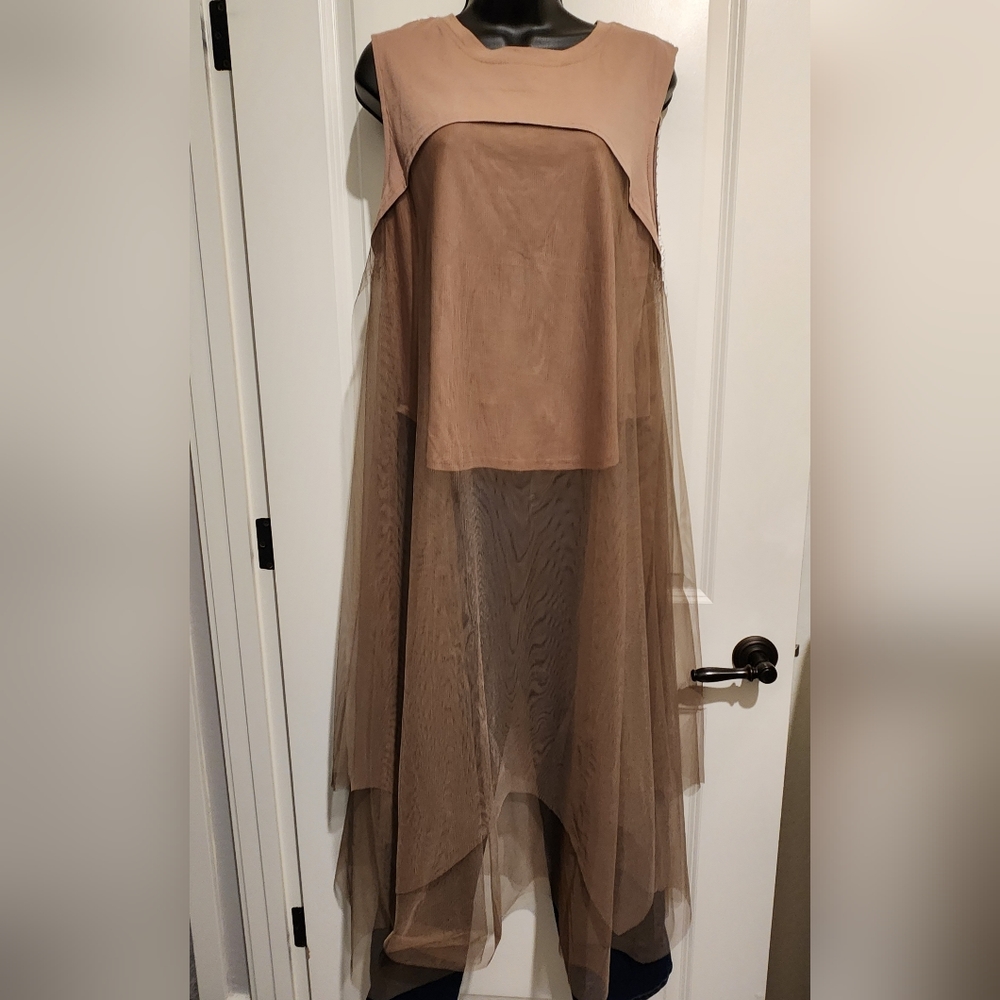 NWT Unique Umgee Taupe-Lace-Tulle sleeveless, size Large